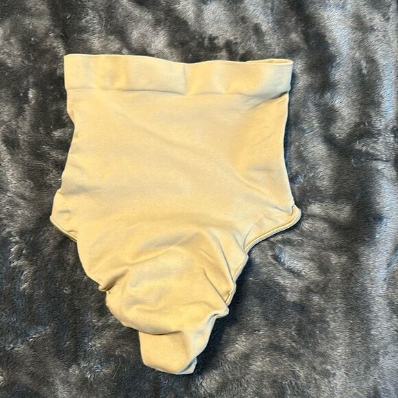 Skims Women's Tan Seamless Sculpt Mid Waist Thong Shapewear Size xs - Picture 1 of 3